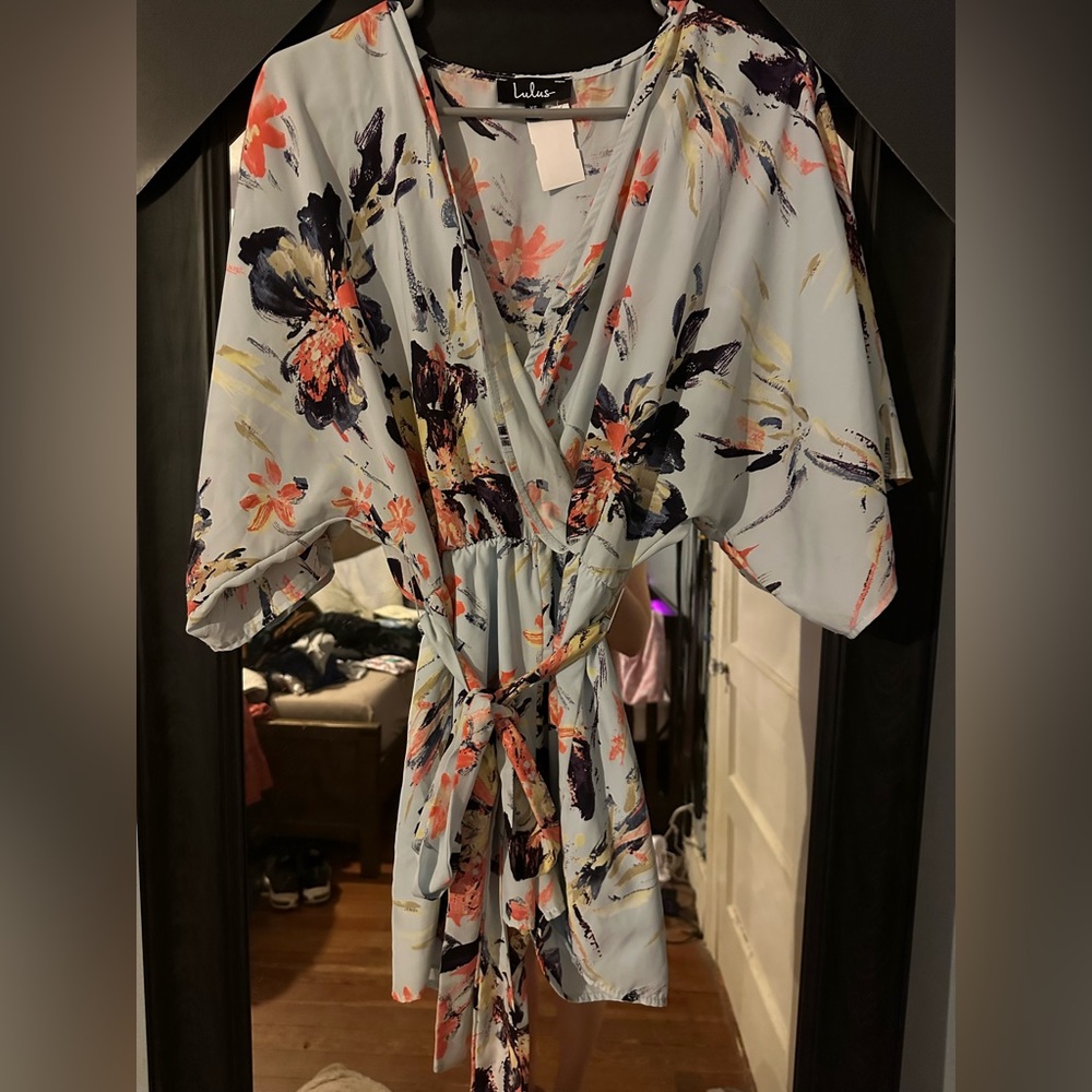 XS thrifted Lulus floral romper